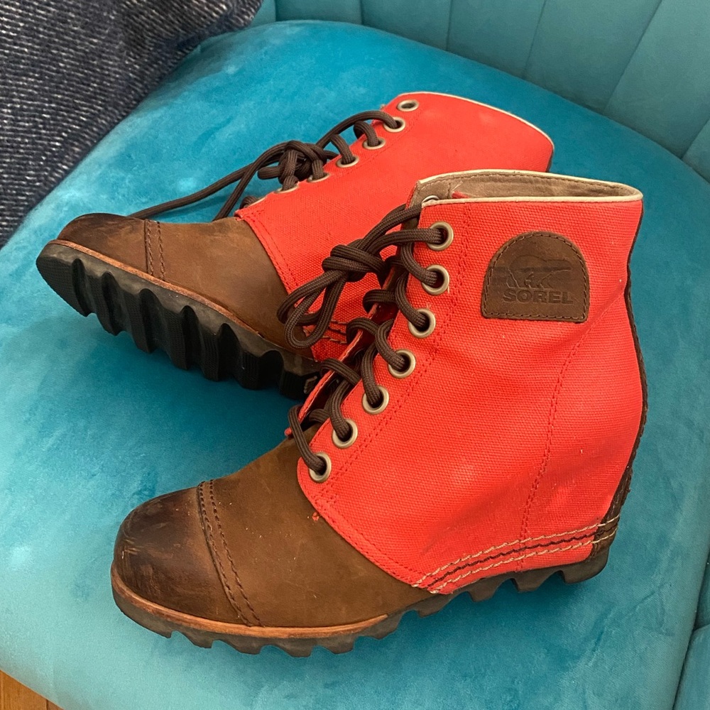 Sorel Red and Brown Winter Boots